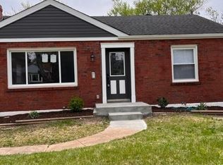 8136 Braddock Dr, Saint Louis, MO 63130
