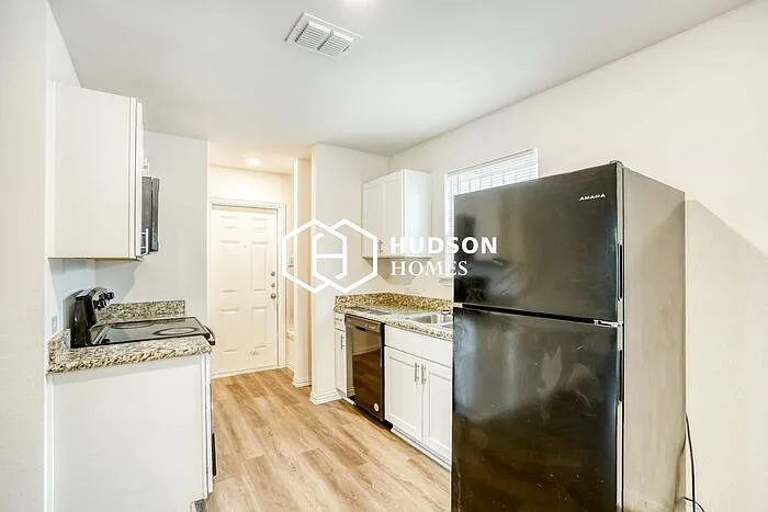 126 N San Ignacio Ave — Photo 4