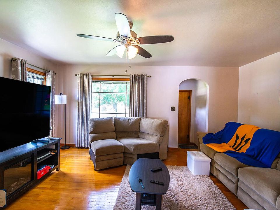 2017 32nd STREET, Kenosha, WI 53140 MLS 1851022 Zillow