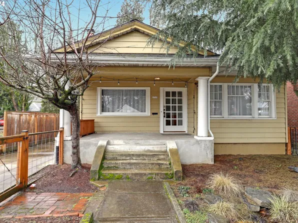 1719 SE Cesar E Chavez Blvd, Portland, OR 97214