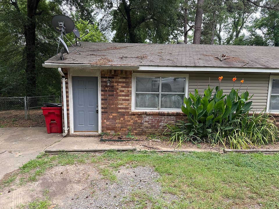 1st image of 4 Pine Tree Apartment Rd