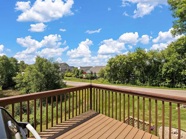497 Pleasant Ln, Chaska, MN 55318