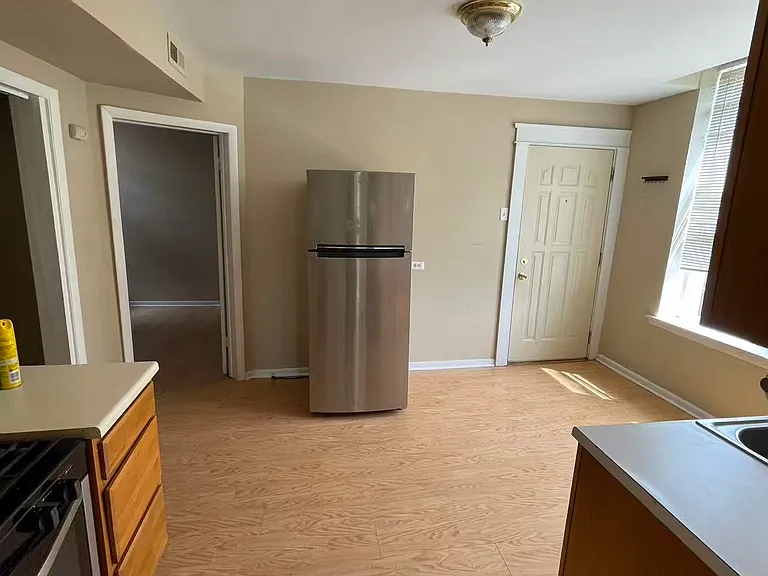 3252 W Armitage Ave — Photo 6