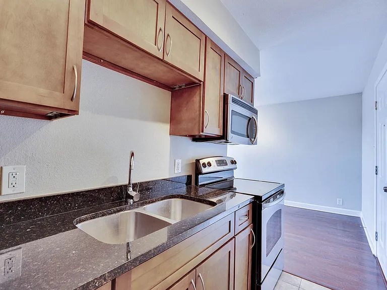 2020 S Congress Ave #1316 — Photo 5