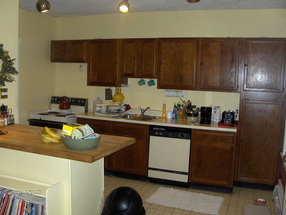 2nd image of 205 E Broad St