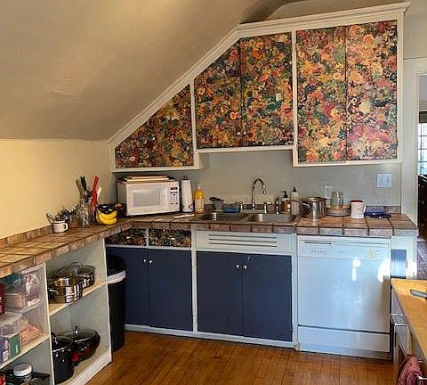 3rd image of 2610 Emerson Ave S #2