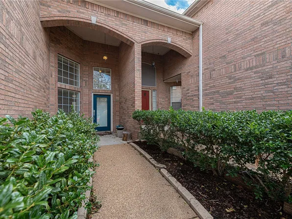 311 Chimney Hill Dr, College Station, TX 77840