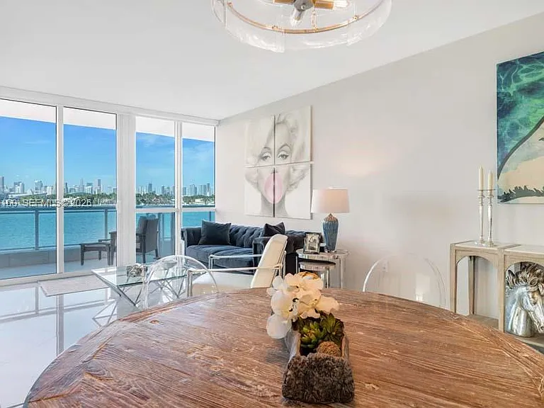 540 West Ave #411 — Photo 3
