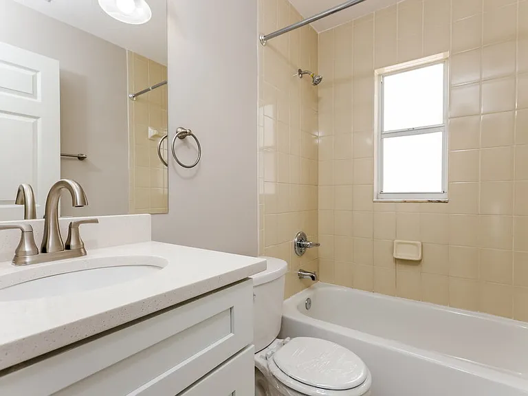 9804 N Connechusett Rd — Photo 15