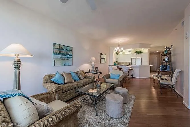 3 bed, 3.0 bath, 1750 sqft, $14,000 — Photo 3