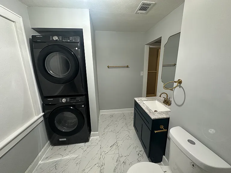 927 W Victory Dr — Photo 15