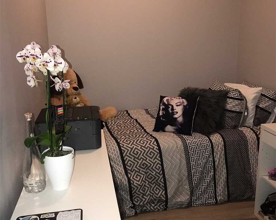 2nd image of 7167 Yonge St #1407