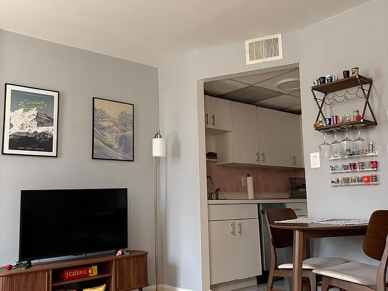 227 Christopher Columbus Dr #117B — Photo 8