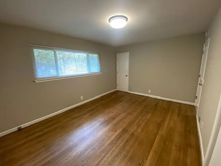 920 Crest Ave — Photo 22