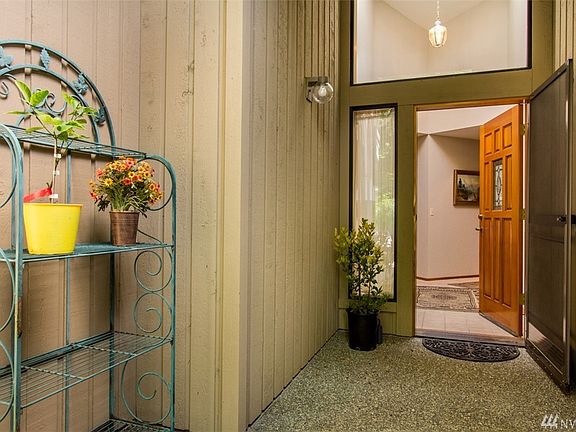 Ceramic tile floors in entry.