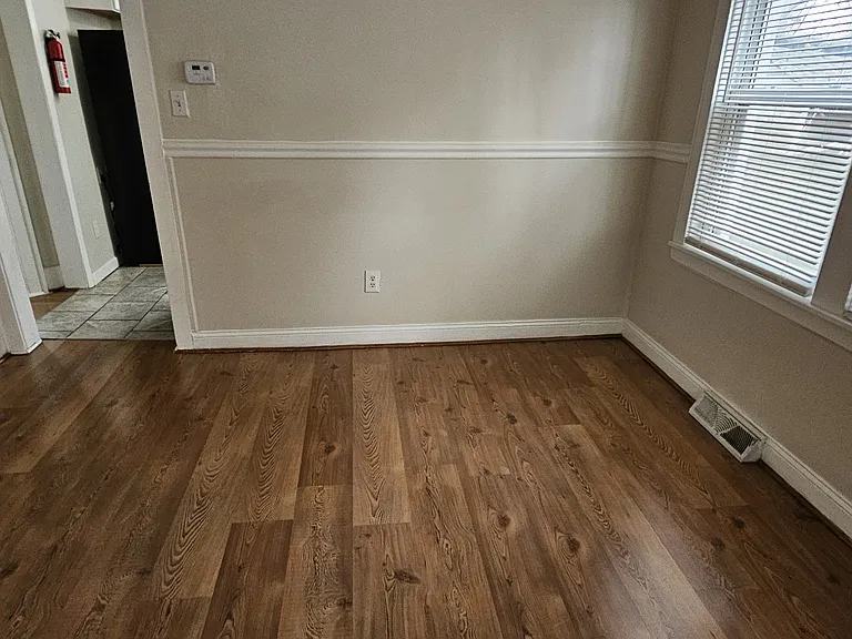 1576 College Ave — Photo 9
