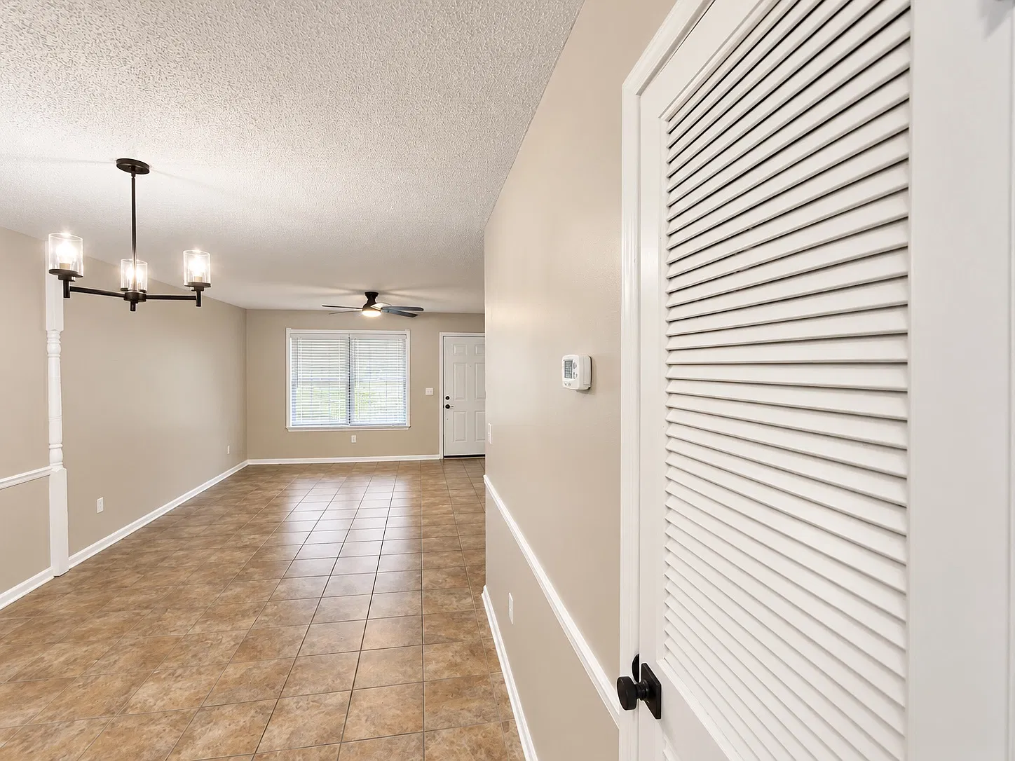 2 bed, 1008 sqft, $1,200 — Photo 2