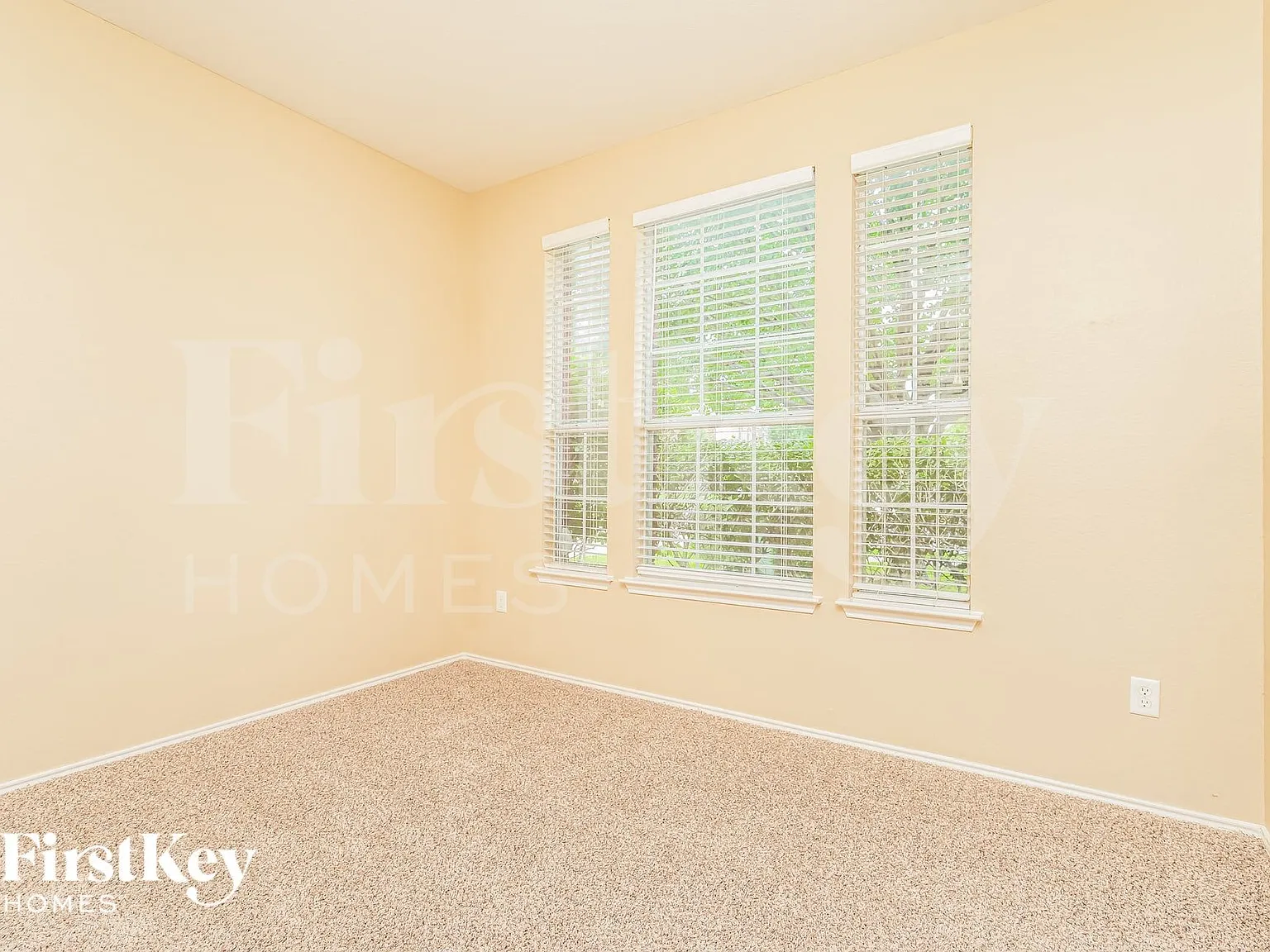 4 bed, 2.5 bath, 2658 sqft, $3,015 — Photo 2