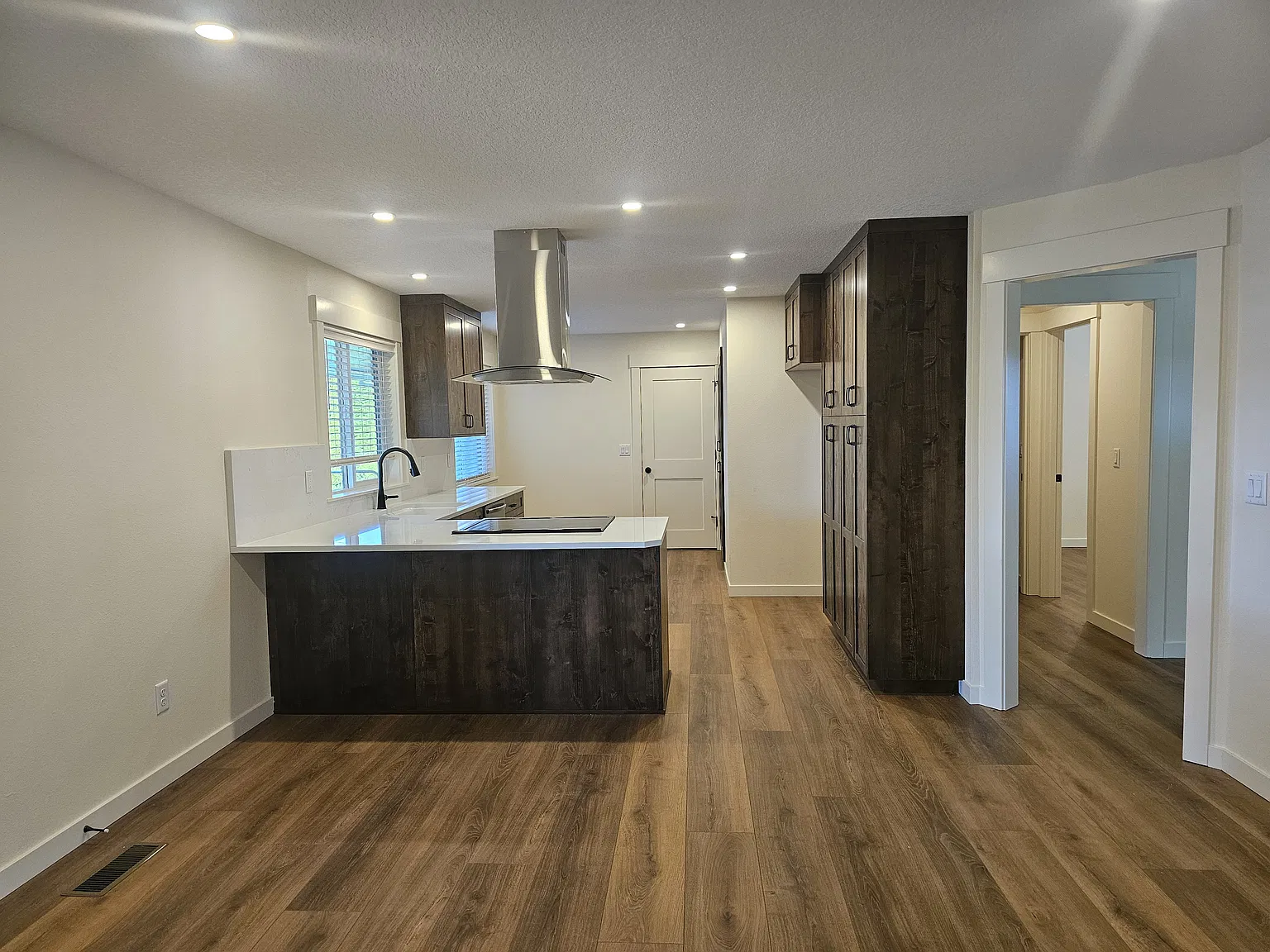 3 bed, 1560 sqft, $3,200 — Photo 1