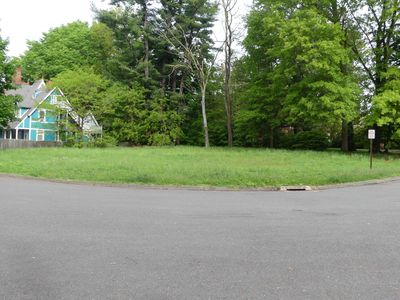 Beleden Gardens Drive, Bristol, CT, 06010