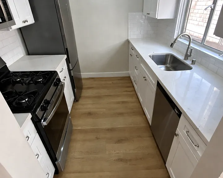 239 S Madison Ave — Photo 6