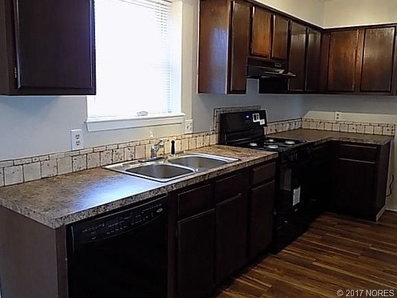 3rd image of 107 Wade Dr