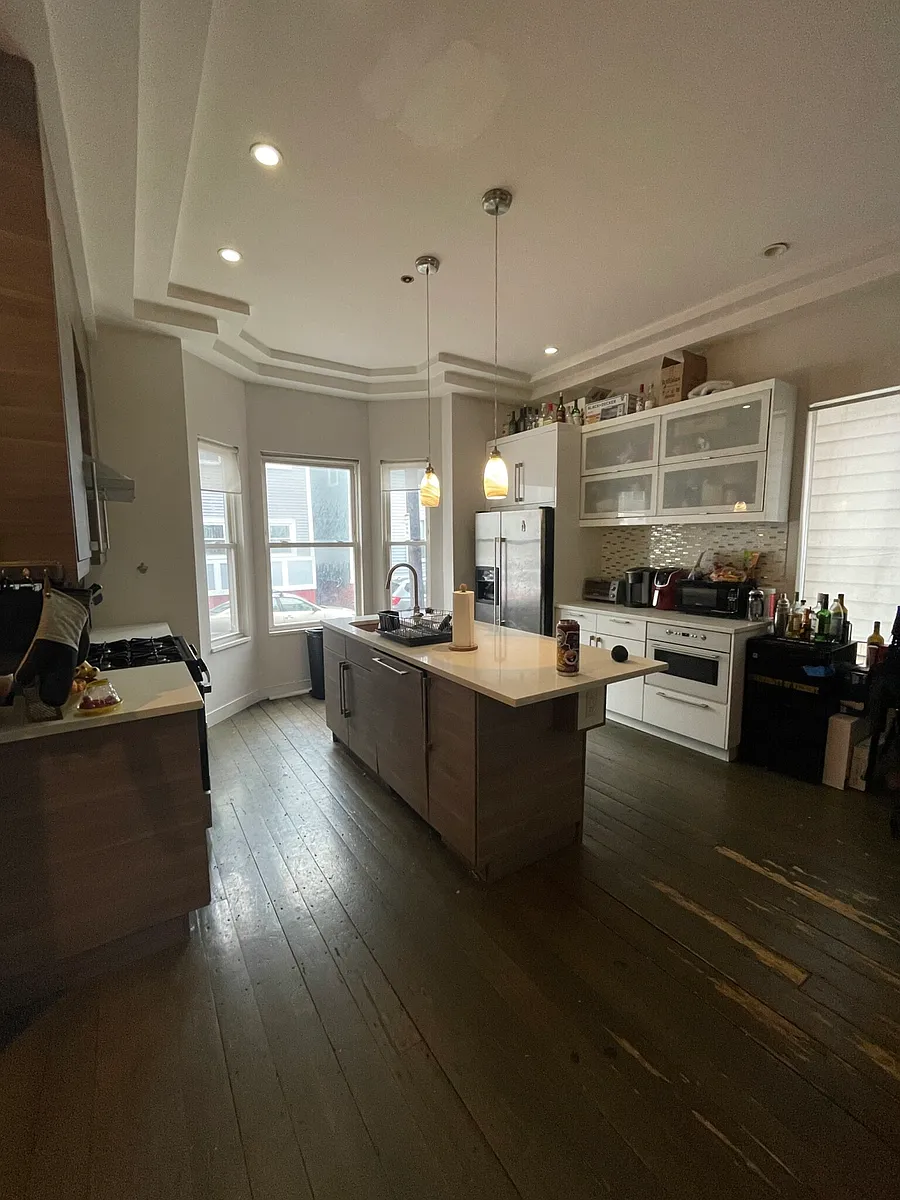 Building Photo - 24 Washburn St #1