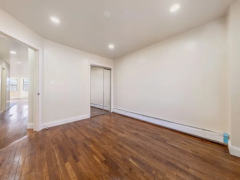 16 Roosevelt Pl #3 — Photo 12