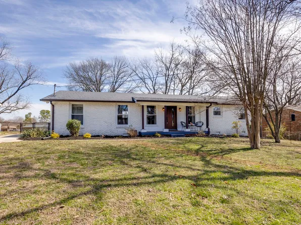 104 Parisian Dr, Hendersonville, TN 37075