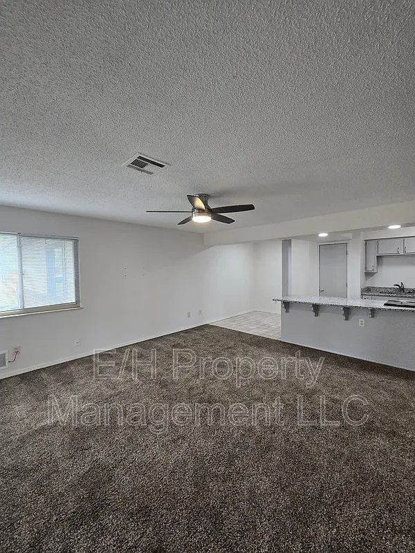 Building Photo - 437 S Paula Ave #C
