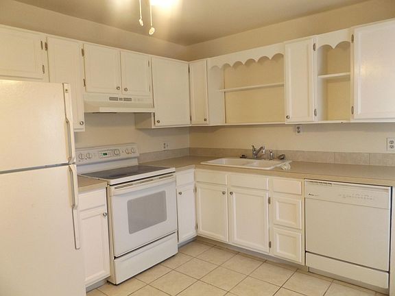 4th image of 305 W Cannon St
