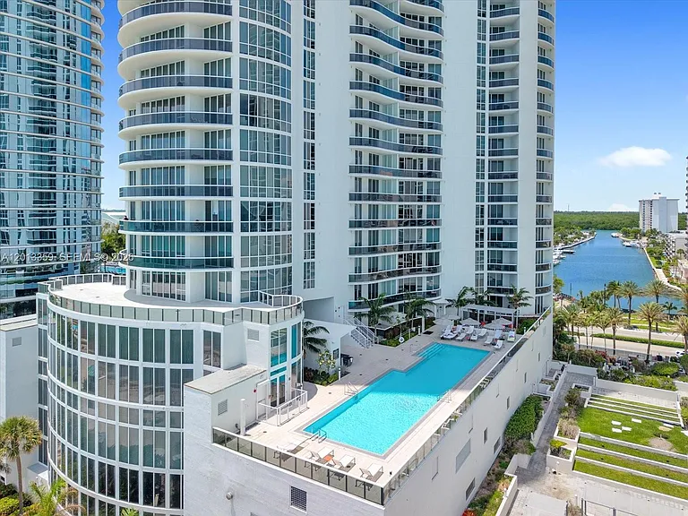 15811 Collins Ave #3605 — Photo 27