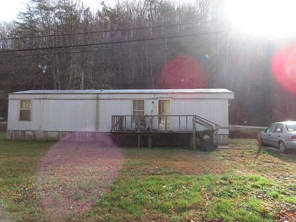 5th image of 236 Hilltop Dr