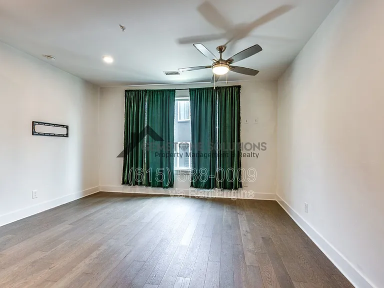1041 E Trinity Ln #218 — Photo 21