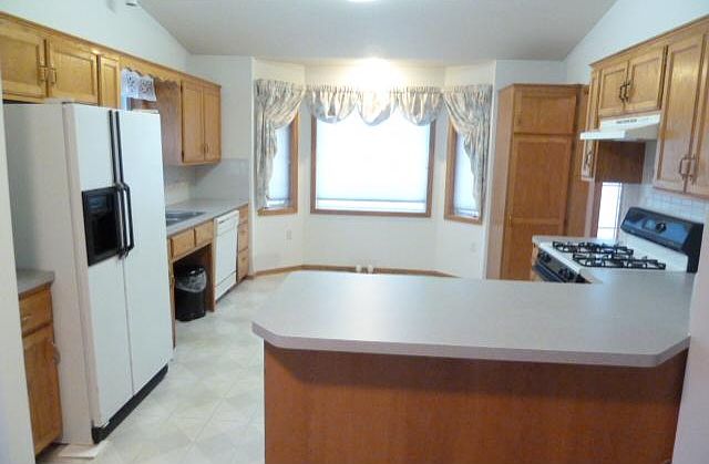 2nd image of 10548 Redwood St NW