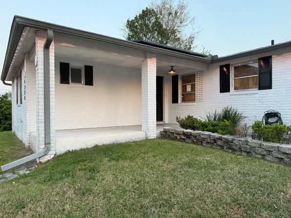 1275 N Old Mill Dr, Deltona, FL 32725