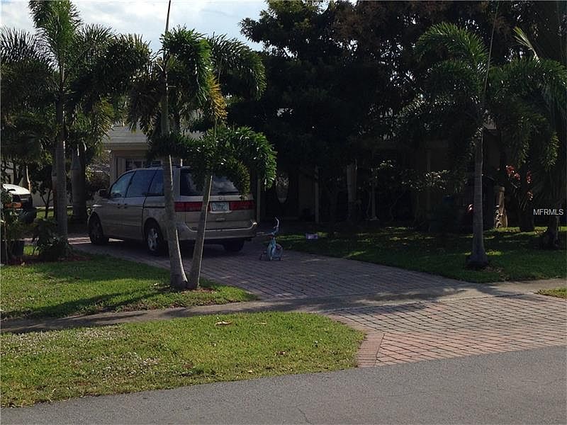 1st image of 1820 Fairfax Dr