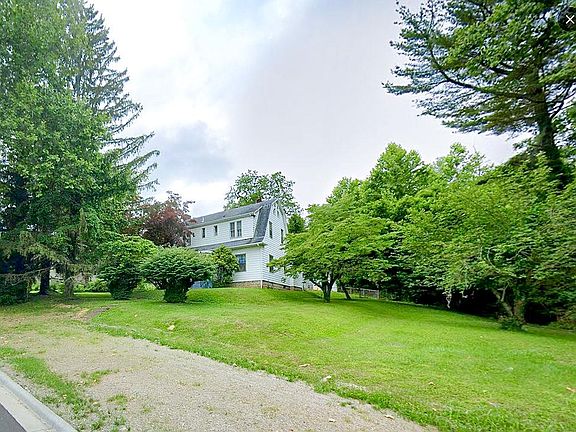 3rd image of 384 Belleview Ave
