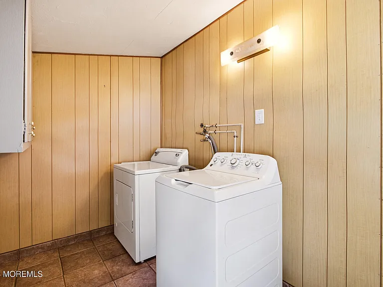 328 Aldrich Rd — Photo 12