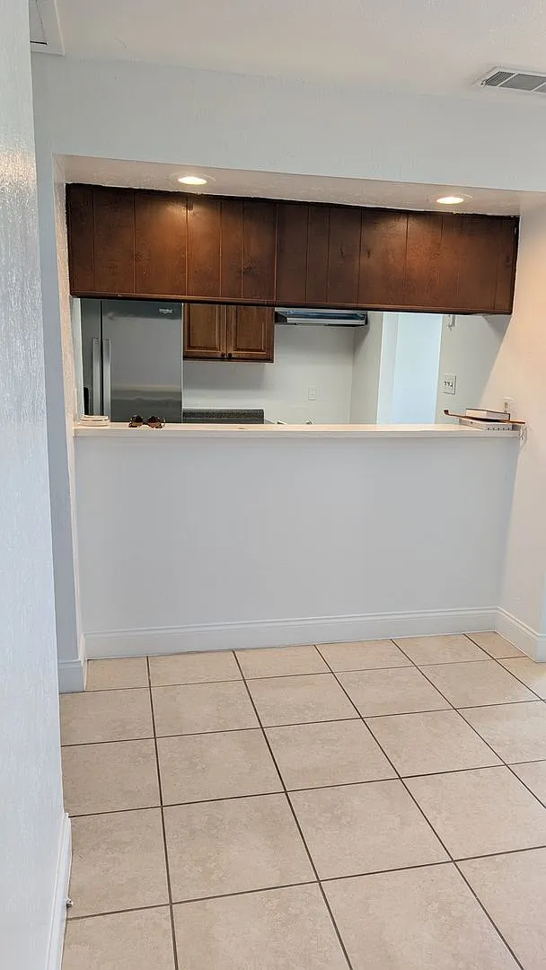 1 bed, 1.0 bath, 670 sqft, $1,095 — Photo 3