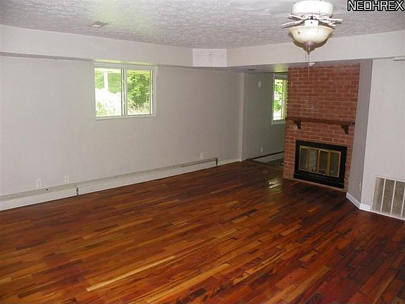 3rd image of 7350 Steelwood Ln