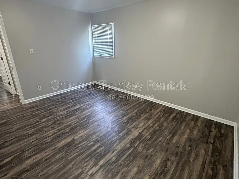 105 S Sycamore Ln — Photo 11