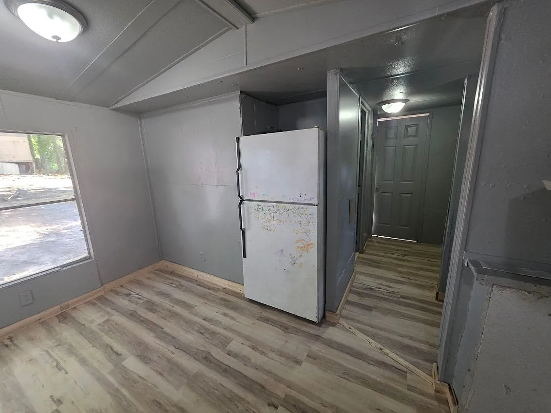 2 bed, 900 sqft, $995 — Photo 2