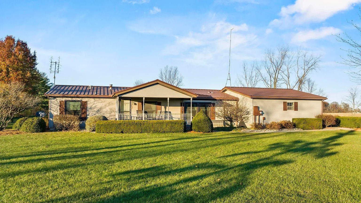 4985 County Road 48 photo 1