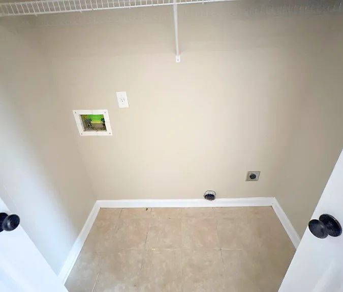 9456 Club Walk Ct — Photo 8