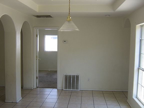 3rd image of 2803 W Coast Dr
