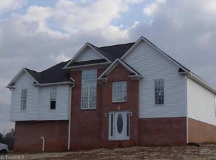 22 Still Waters, Advance, NC 27006