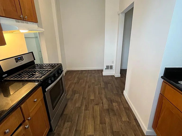 873 Capp St #A — Photo 13