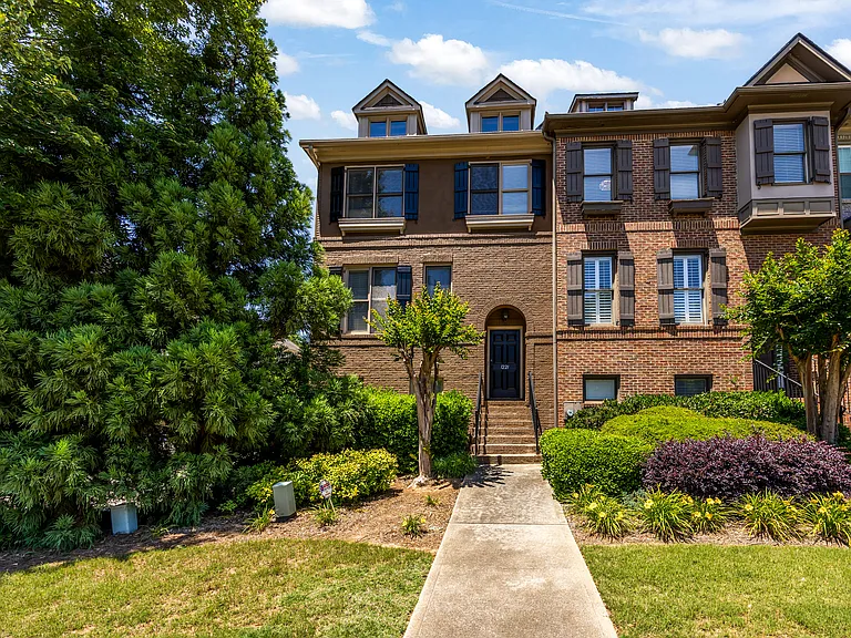 1221 Concord Rd SE — Photo 1