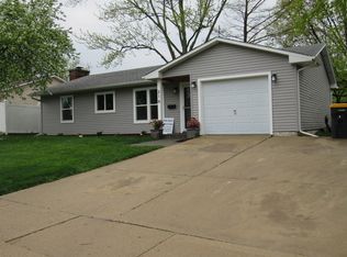 316 Chase Ter, Streamwood, IL